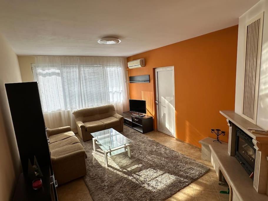 Jules River Garden Apartment *